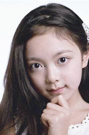 张素妍个人资料,才华横溢的演艺新星，多面发展的全能艺人