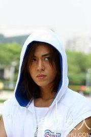 黑社会背景女,校园女生的逆袭之路