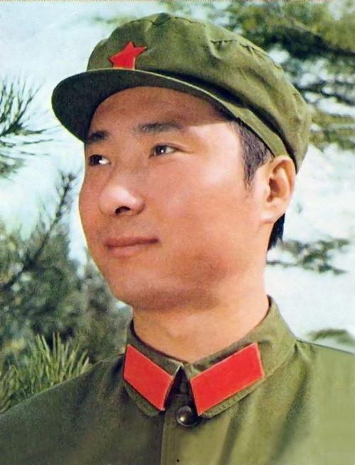 陈佩斯军装搞笑图片,陈佩斯演绎别样军装喜剧瞬间